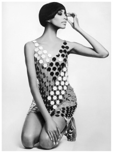 donyale-luna-in-linked-disc-dress-by-paco-rabanne-photo-by-guy-bourdin-vogue-april-1966_0